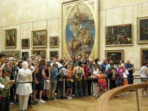 paris louvre mona lisa people